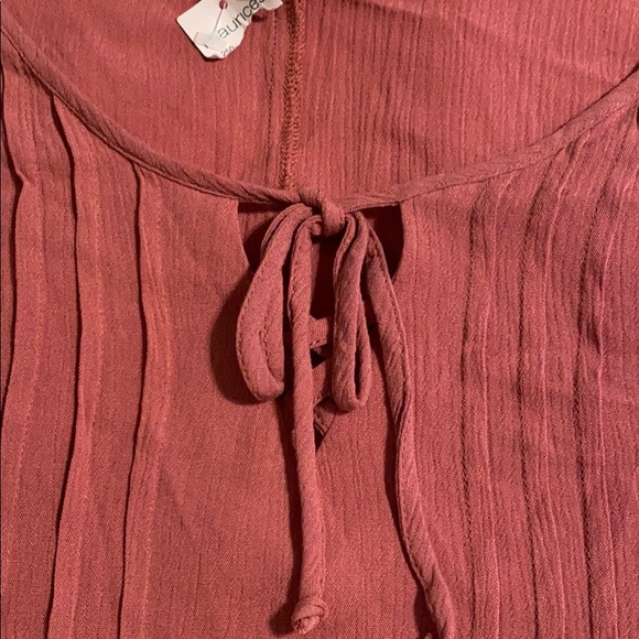 Too - Picture 2 of 4